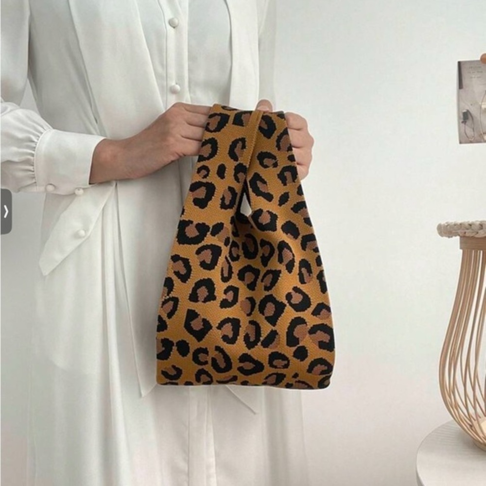 ✨NEW✨ Leopard Print mini wrist wristlet Bag clutch - Picture 5 of 8
